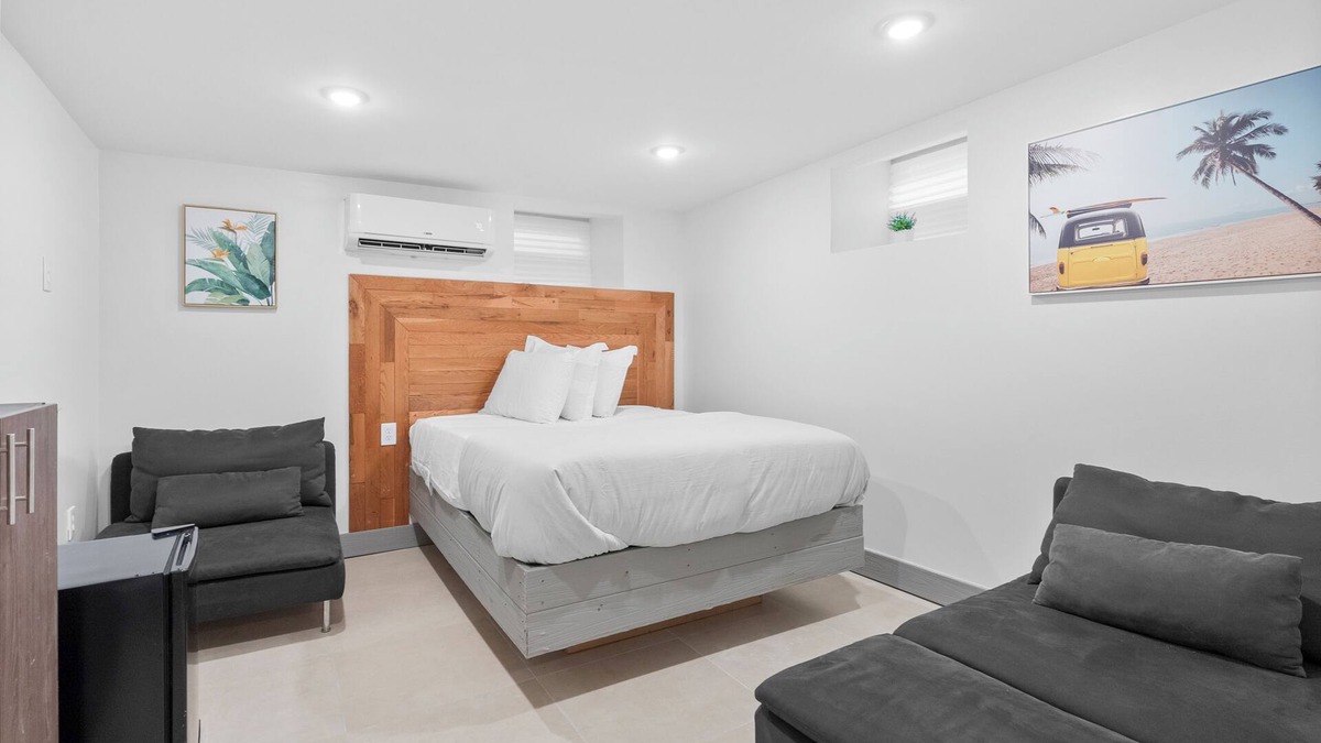 Wynnefield Apartment | Cozy Comfortable and Quiet Queen Suite