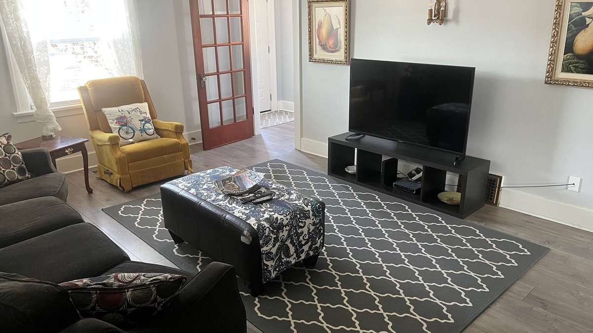 Okanagan-Similkameen House | Cozy, Comfortable, and walking distance to downtown!