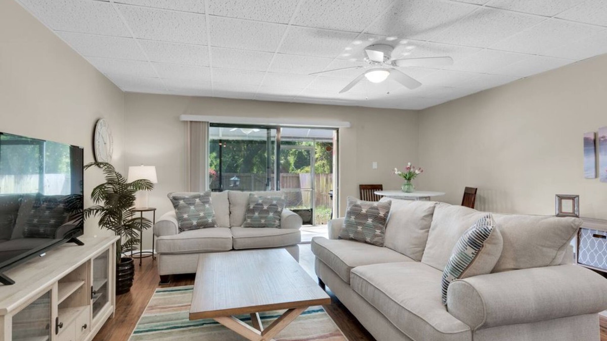 Pensacola Condo | Cozy, Comfortable Condo Close to Pensacola Beach!