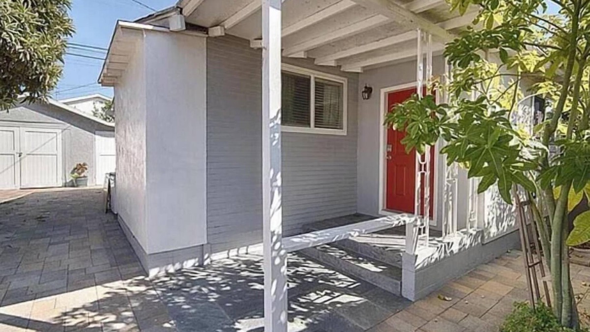 Atwater Village Apartment | Cozy, comfortable home Away
