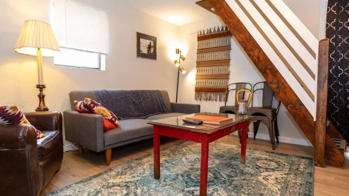 Mount Washington Cottage | Cozy & Comfy Cottage in the City - w/parking!
