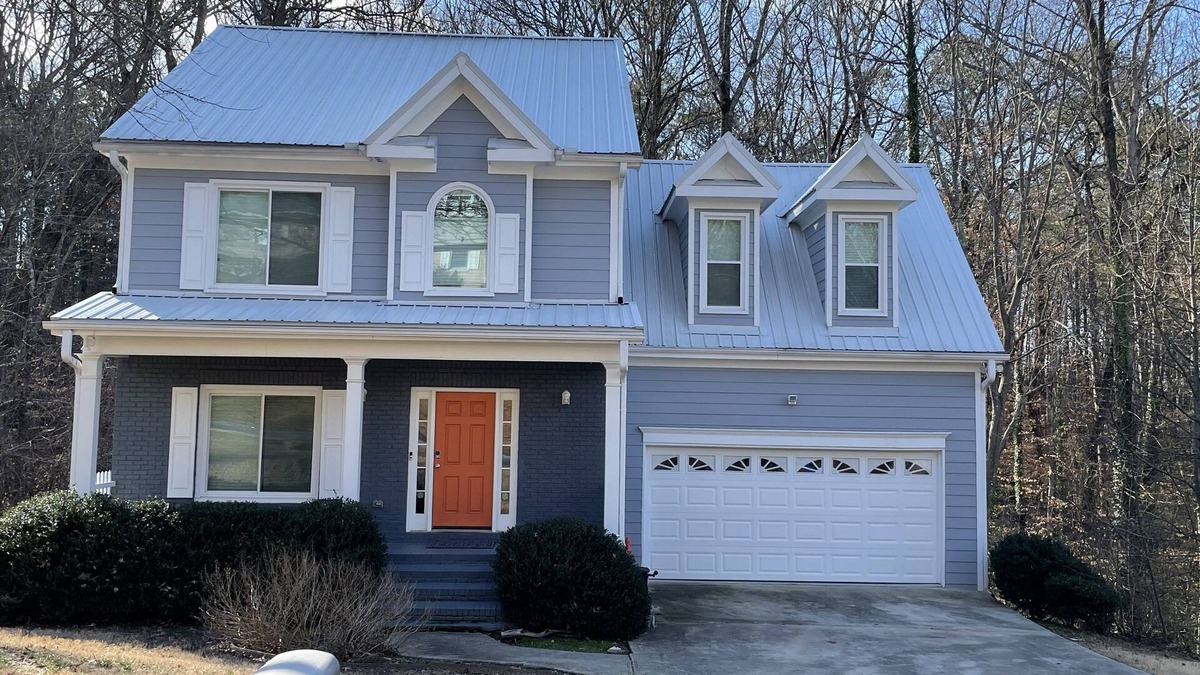 Collier Heights House | COZY COMFY CRAFTSMAN EARLY CHECK IN AVAILABLE. 2600 SQ FT