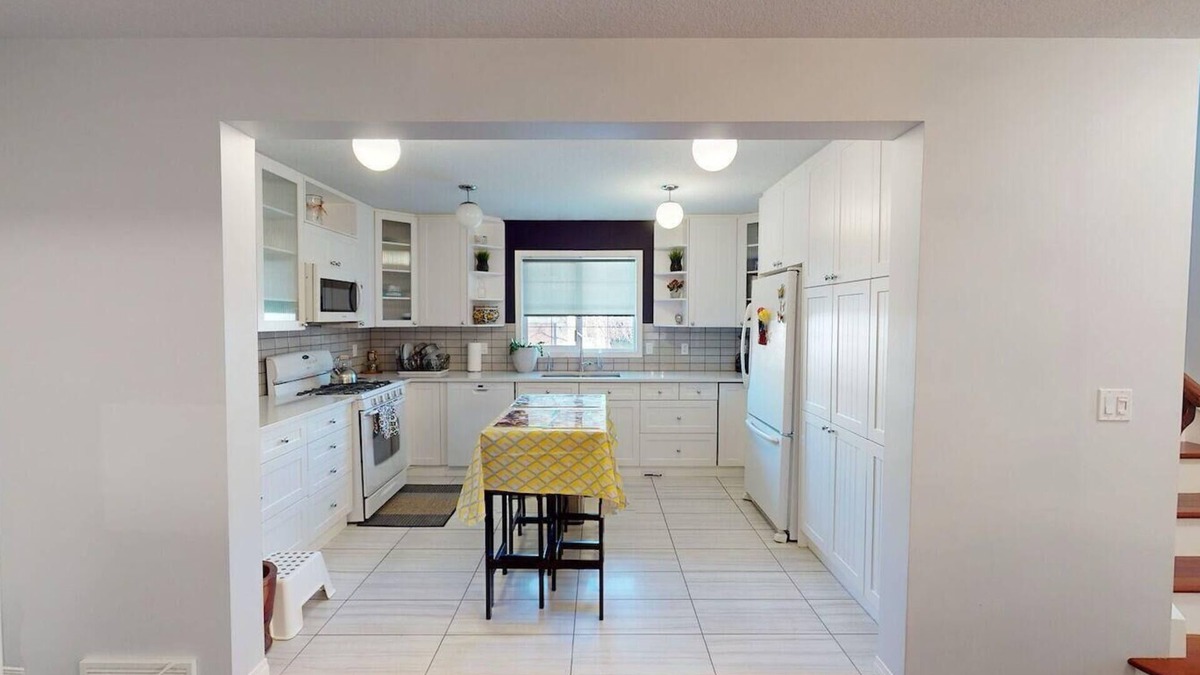 Cougar Ridge House | Cozy&comfy family size house. Beautiful location, near COP. Pet friendly &Clean.