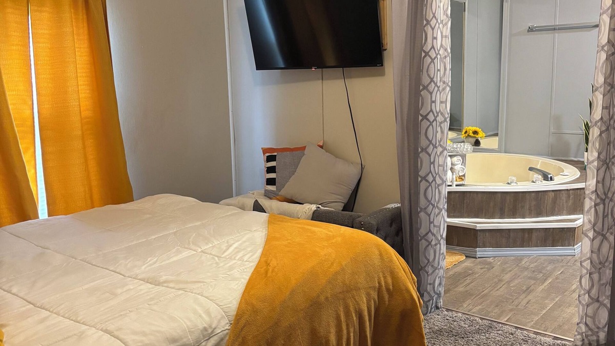 Jerome House | Cozy & Comfy Manufactured Home 10 minutes of Ft Leonard Wood Military Base.