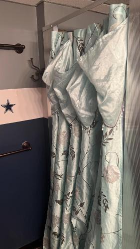 Roselle House | Cozy & Comfy Private Room with gym equipment #M