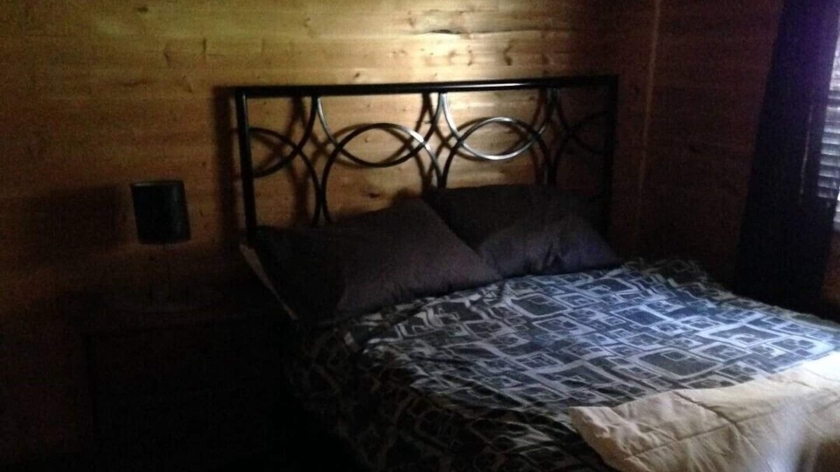 Unorganized Centre Parry Sound House | COZY COMMANDA LAKE LAKESIDE INN