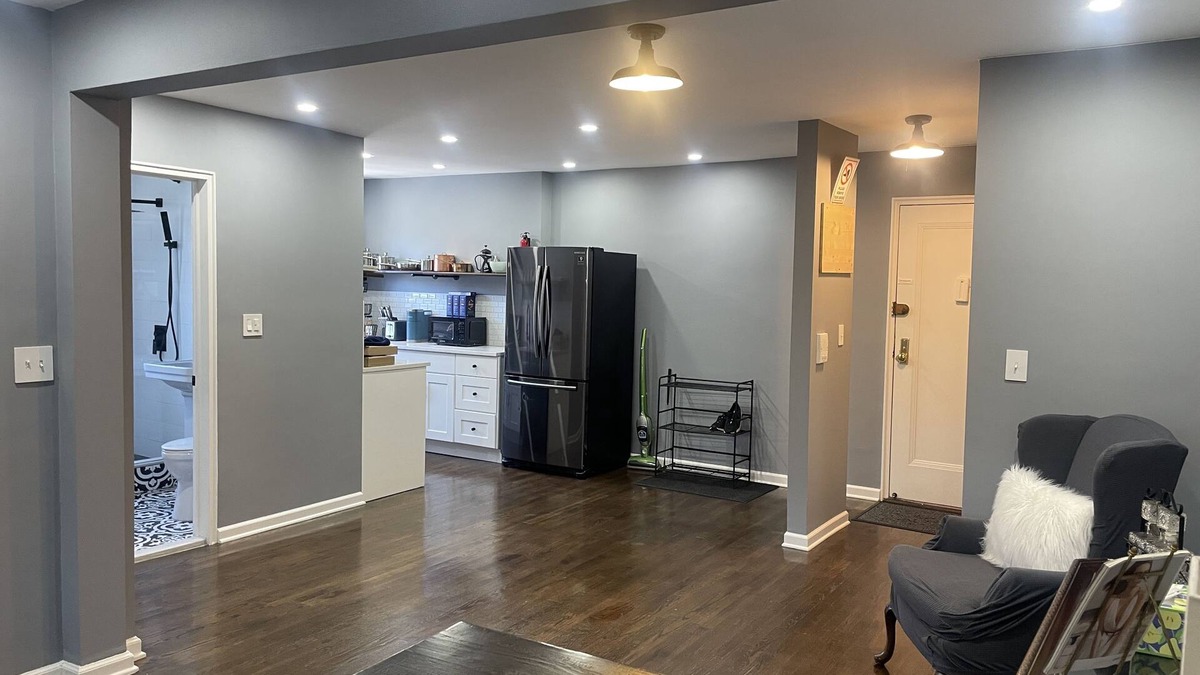 Getty Square Condo | Cozy condo 2 blocks to train that goes Manhattan New York City