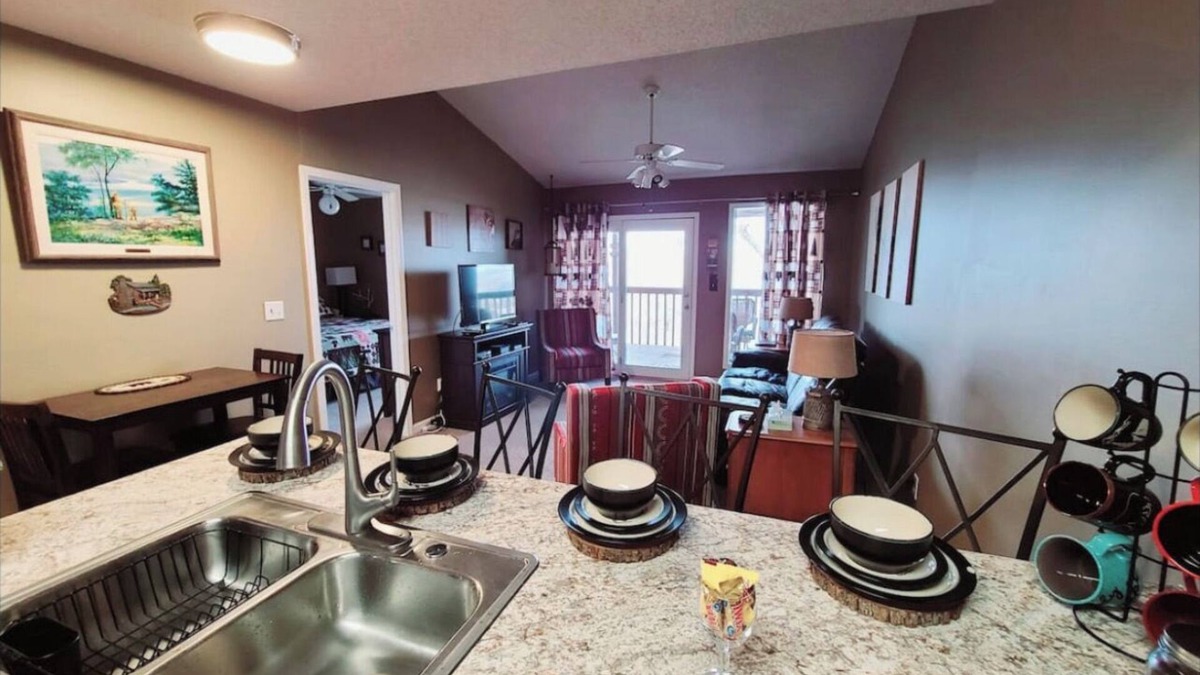 Notch Estates Condo | Cozy condo, 2 mi to SDCity, 2 pools, fishing lake
