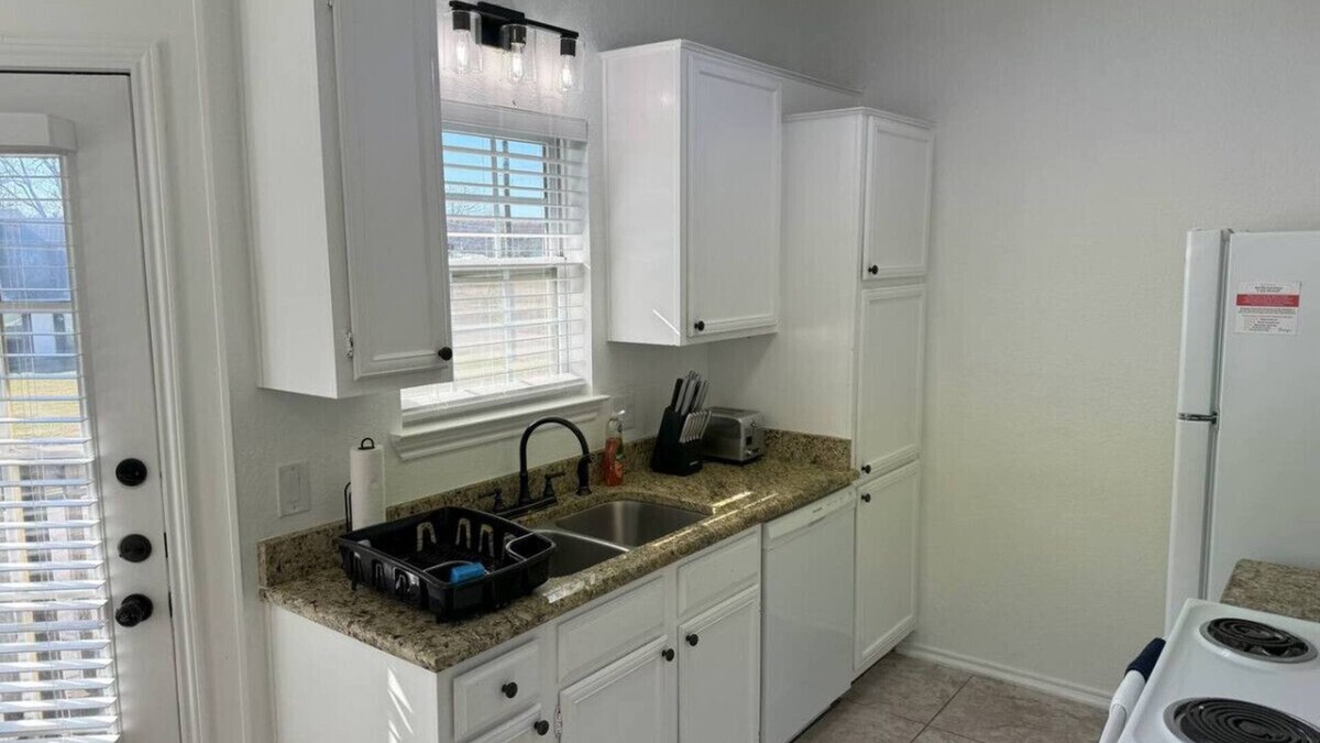 Waco Apartment | Cozy Condo in Baylor Bubble