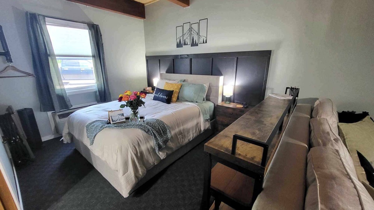 Mancelona Condo | Cozy condo in charming Mancelona on ski/golf resort.