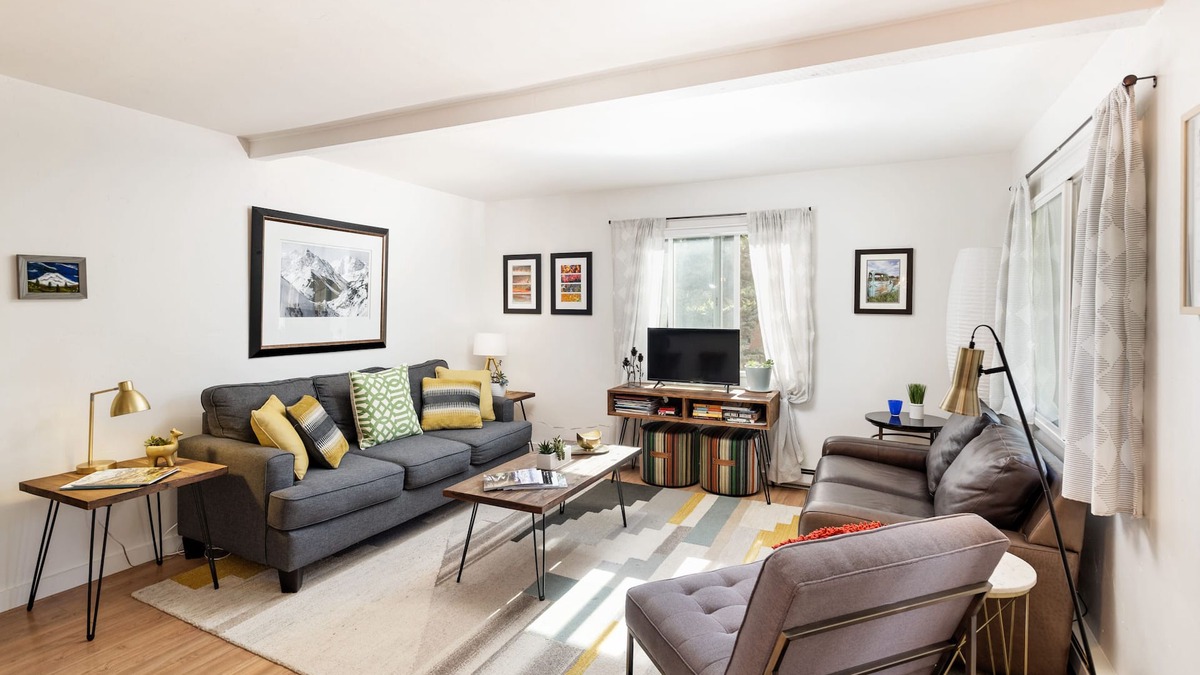Carbondale Apartment | Cozy condo in the heart of downtown Carbondale