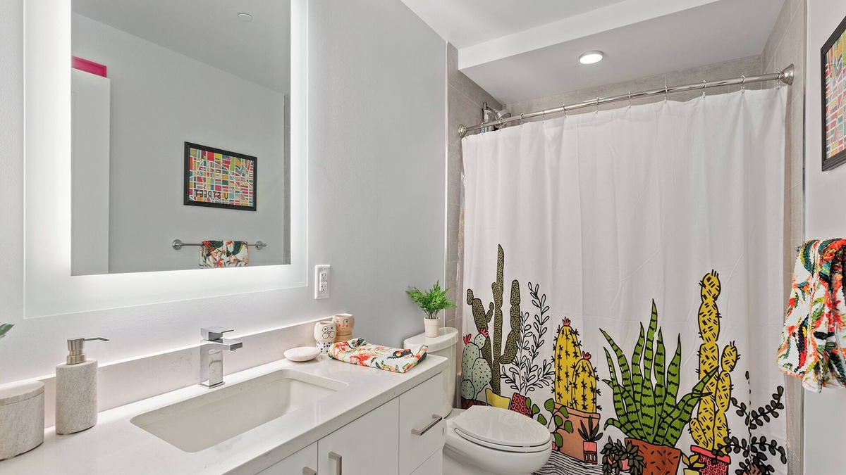 U Street Corridor Condo | Cozy Condo in the heart of U-Street