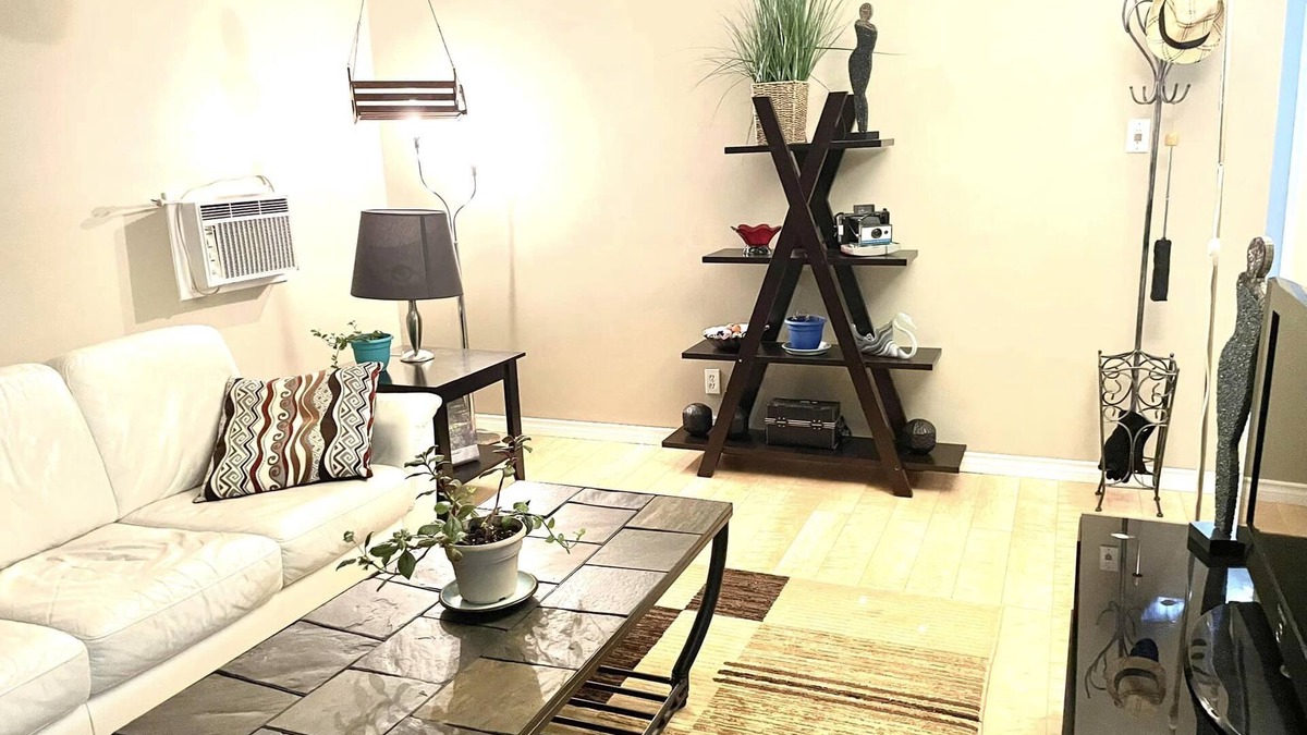 Saskatoon Downtown Condo | Cozy Condo in the heart of YXE