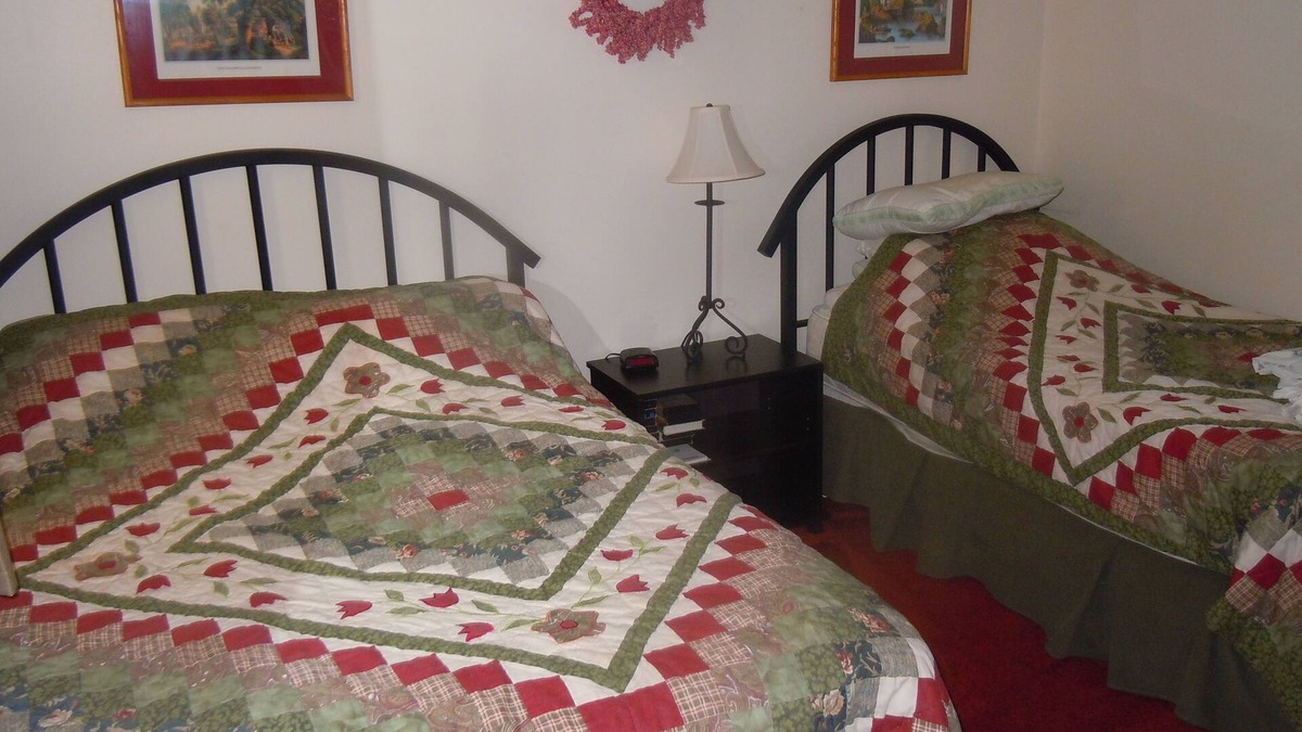 Jackson Condo | Cozy condo in the White Mountains- Close to Storyland!