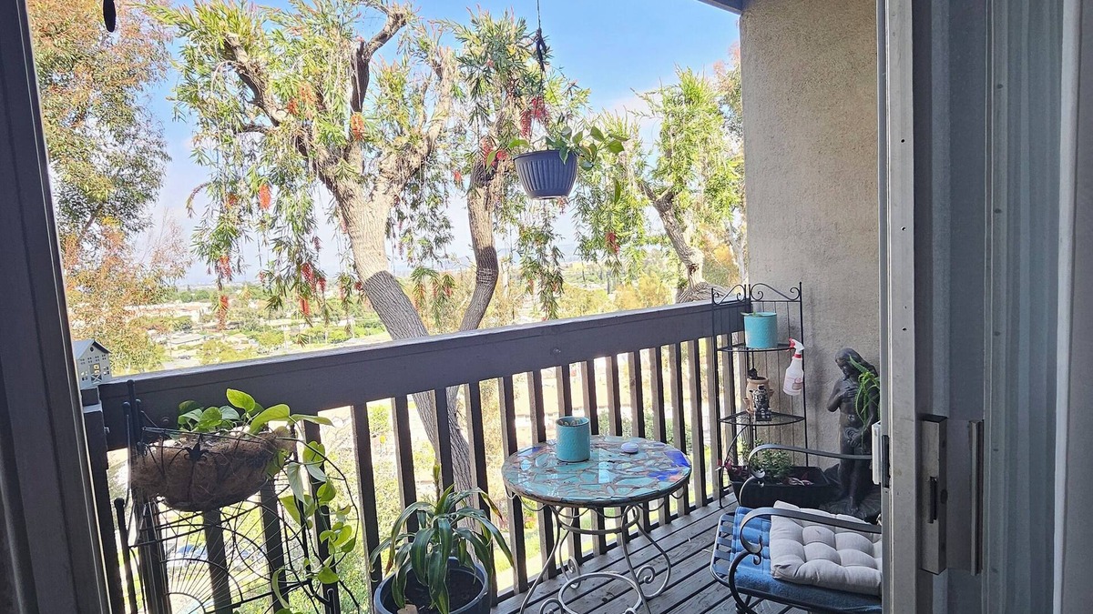 Montebello Condo | Cozy condo on hill top. with beautiful view of the city