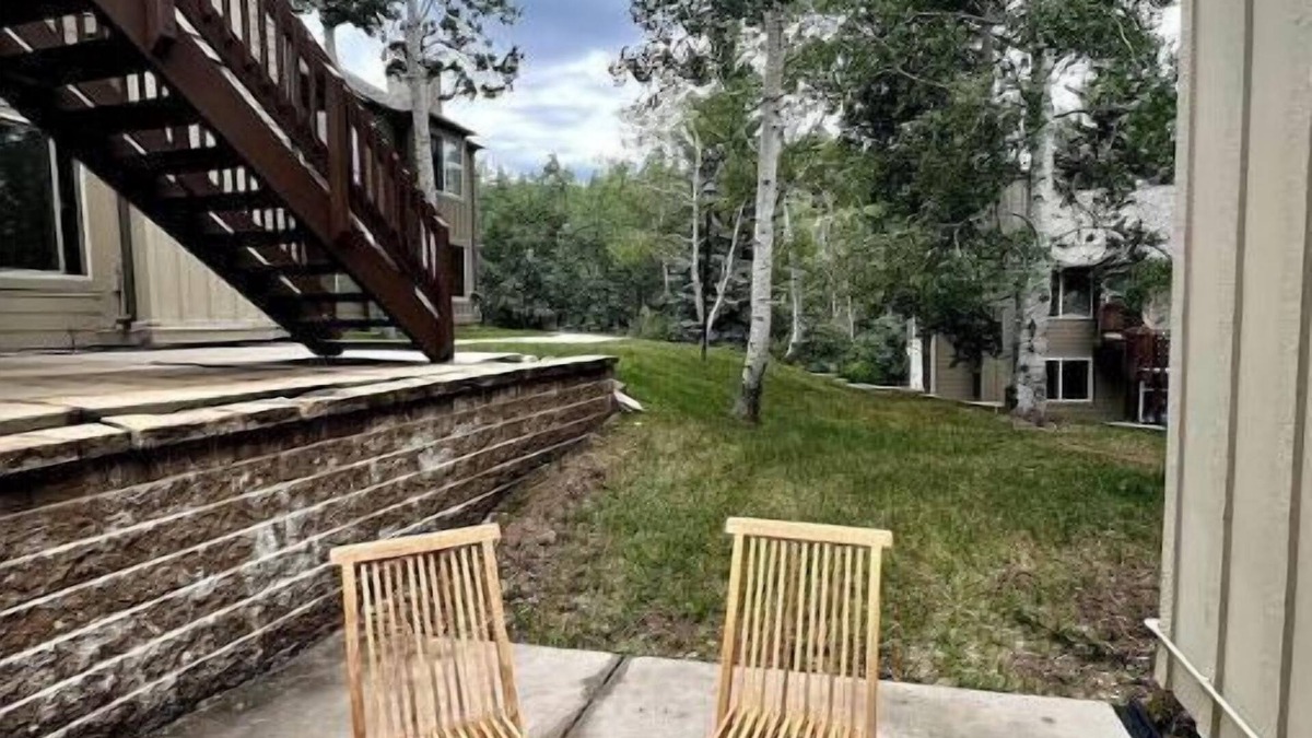 Park City Condo | Cozy condo steps from mountain