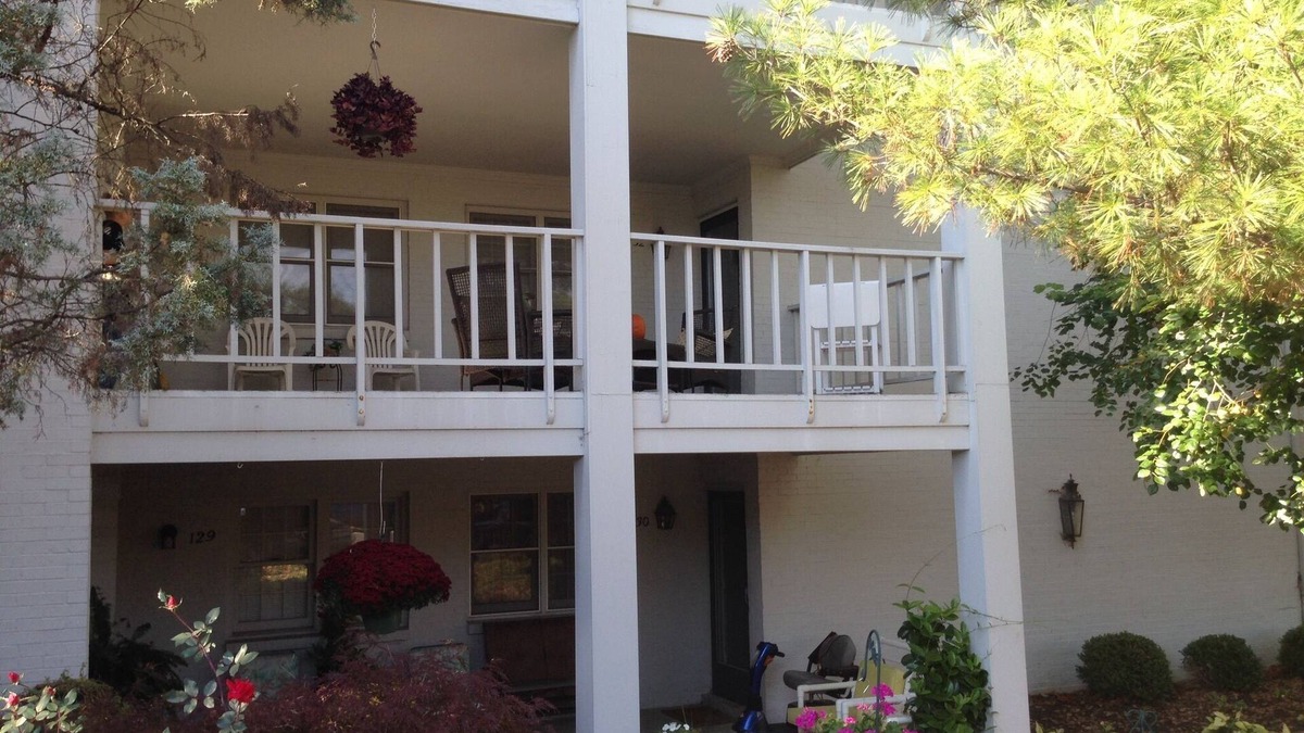 Lexington Condo | Cozy condo