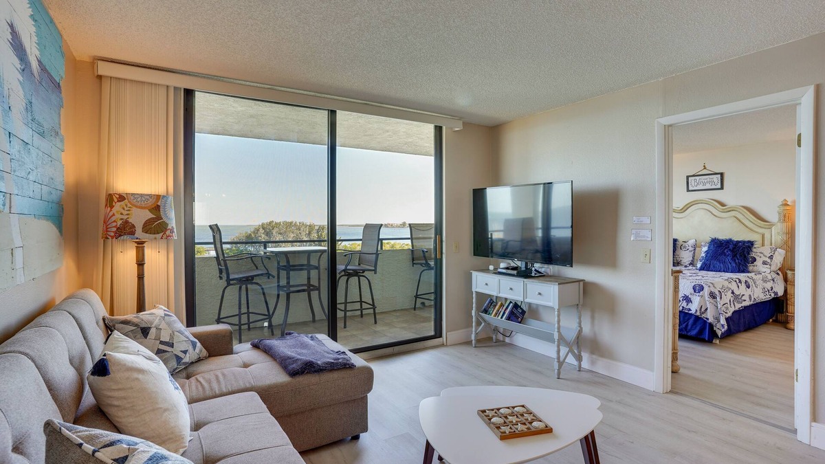 Hudson Condo | Cozy Condo w/Gulf View, Bird Watching + Telescope