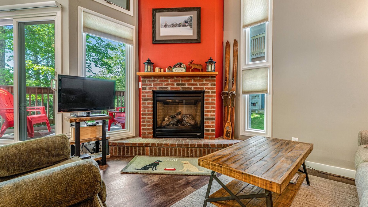 Warren Condo | Cozy Condo w/Hot Tubs, Tennis, & Three Pools - Near the Slopes & Golf