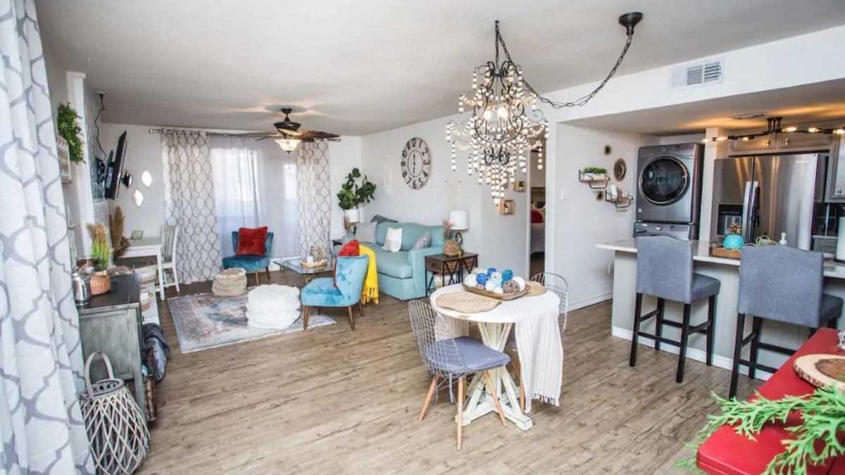 Raintree Condo | Cozy Condo W/Pool Walk to Park & View