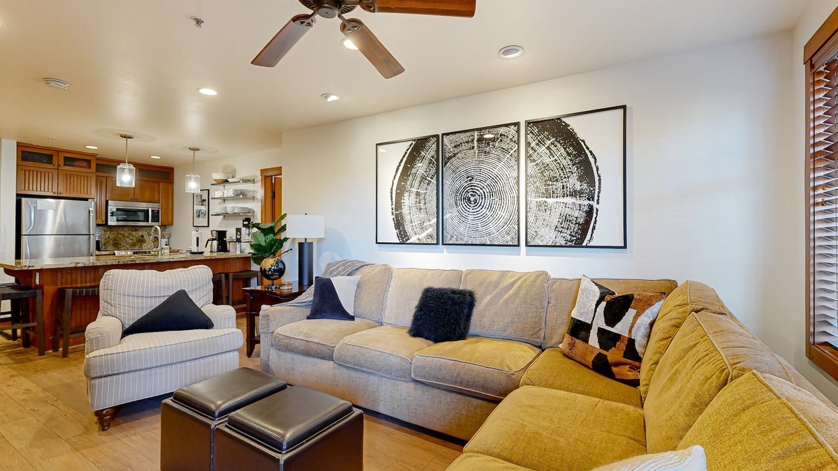 Salt Lake Mountain Resorts Condo | Cozy condo w/shared hot tub & pool, foosball, near ski lifts