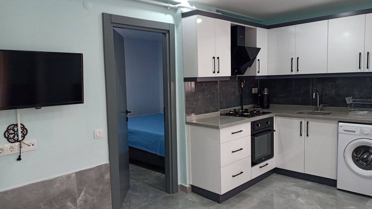 Altnkum Mahallesi House | Cozy condo with AC and WiFi in brilliant Konyaalti, Antalya