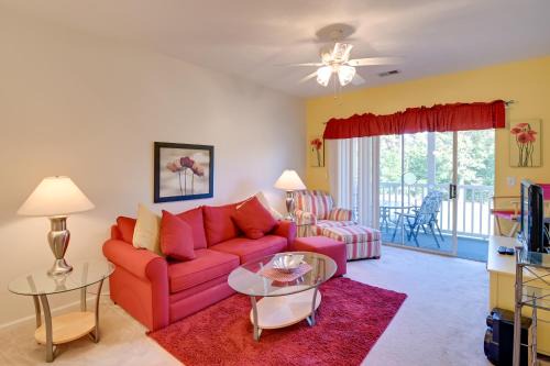 Carolina Forest Apartment | Cozy Condo with Golf Course View 4 Mi to Shore!