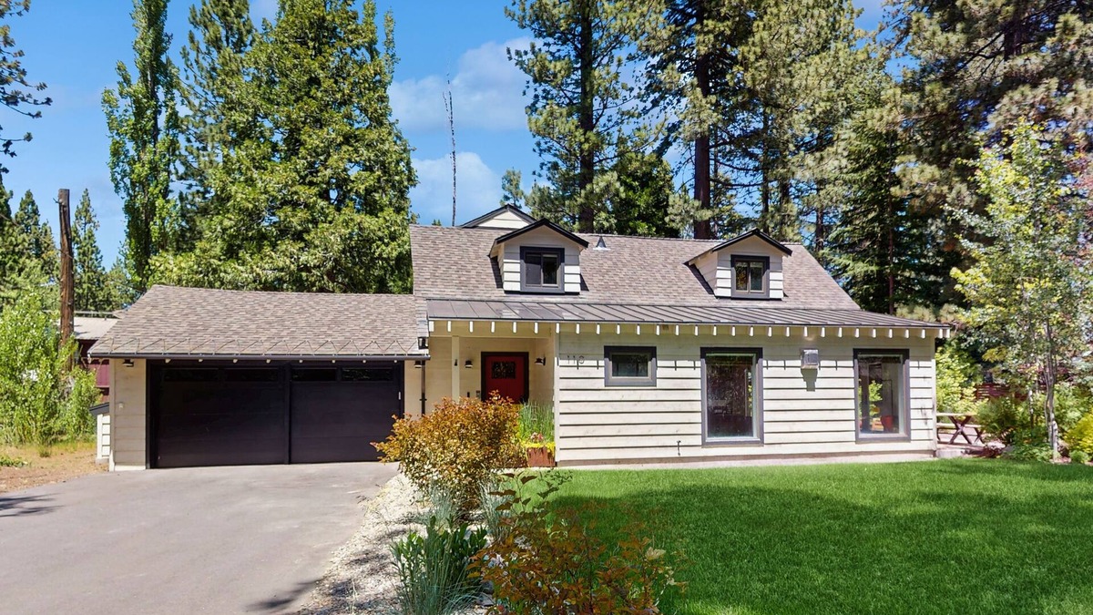Tahoe Sierra Estates House | Cozy & contemporary, family-friendly home w/free WiFi & a private washer/dryer