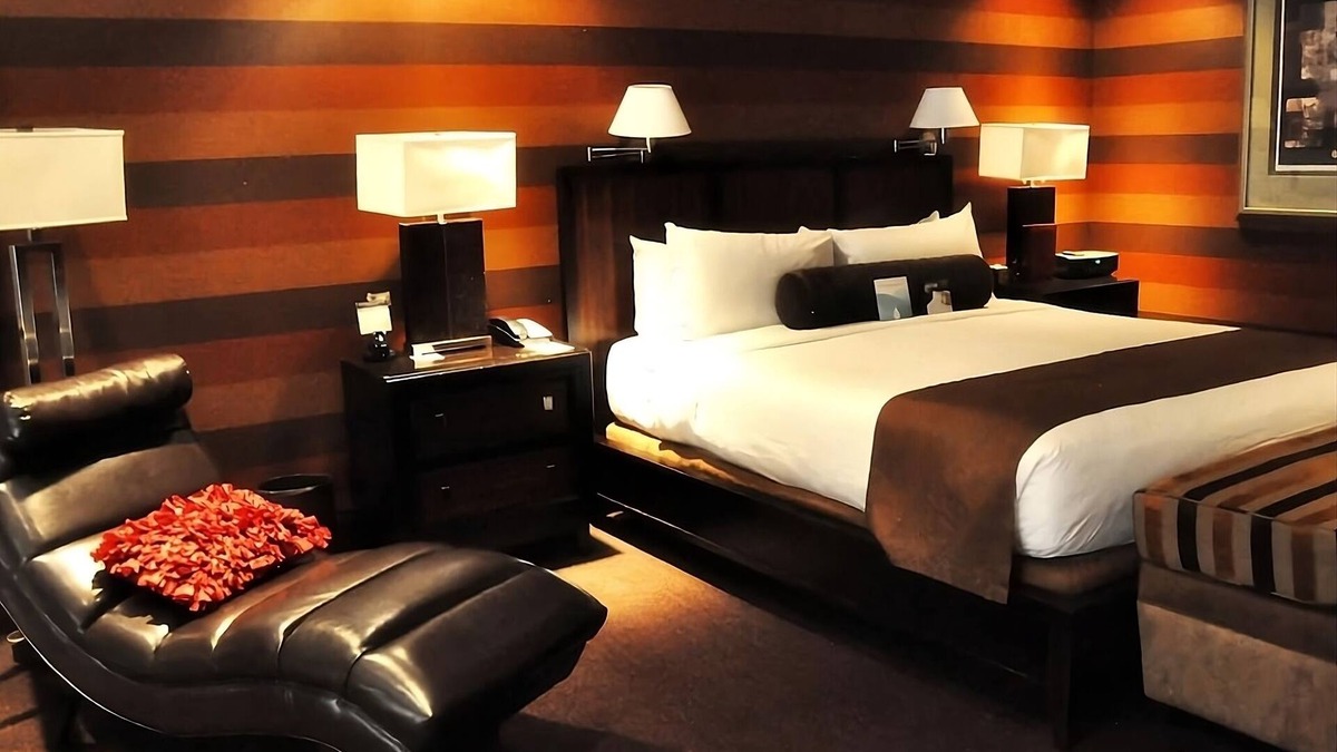 Sunrise Manor Hotel | Cozy & Contemporary Hotel Room in the Vibrant Las Vegas Strip Area