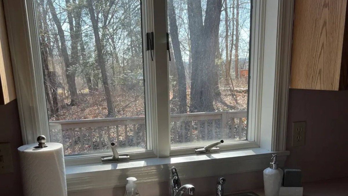 South Britain Apartment | Cozy & Convenient 1 Bedroom Stay in Newtown, CT