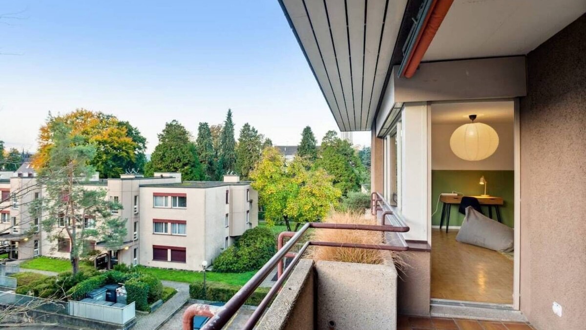 District 8 Apartment | Cozy & Convenient 2BR Apartment in Zurich