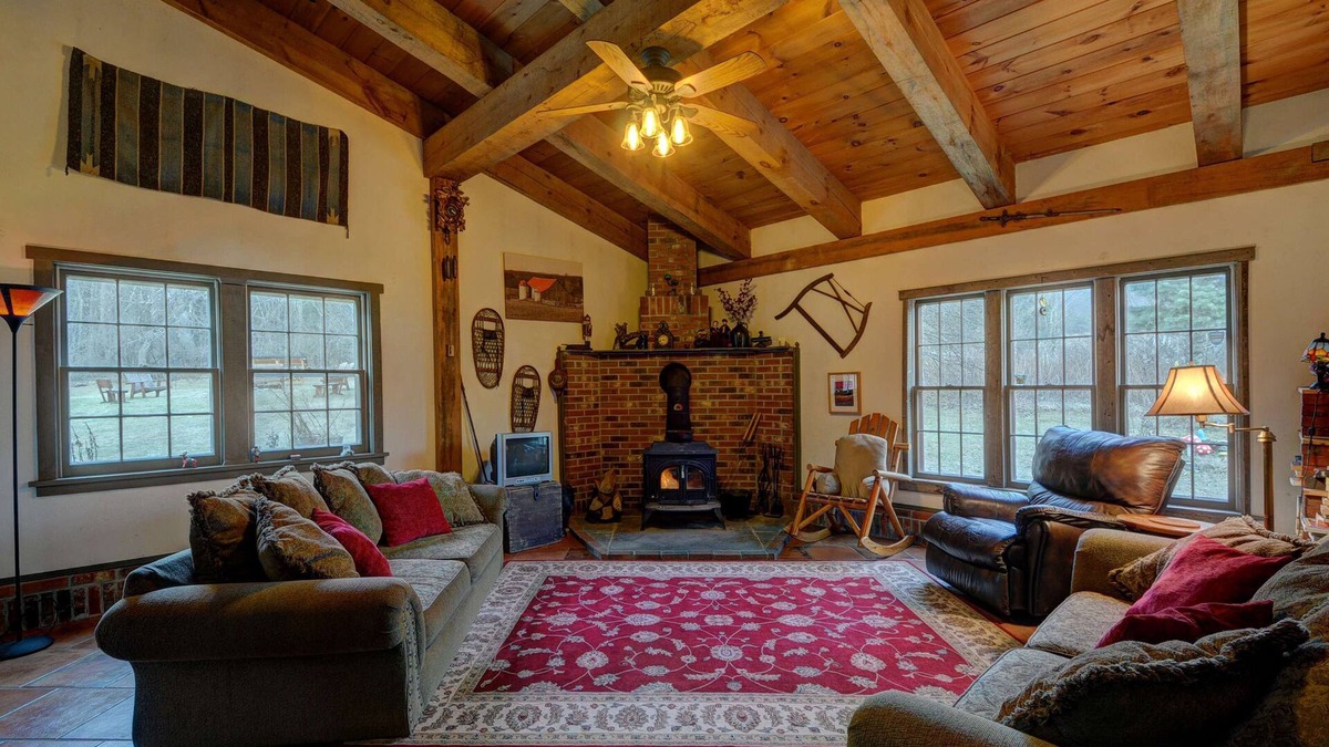 South Shaftsbury House | Cozy Converted Barn on Secluded 6.5 acres with Hot Tub
