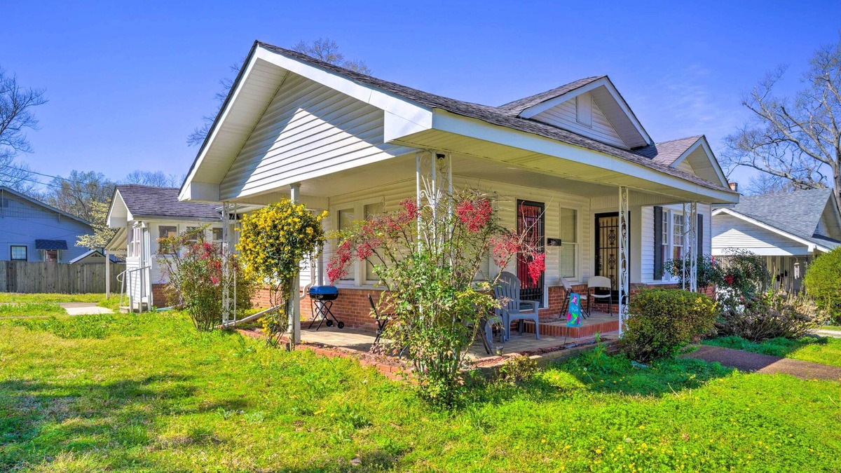 Corinth House | Cozy Corinth Escape ~ Half-Mi to Shop & Dine!