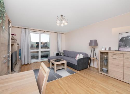 Krzyki Apartment | Cozy Corner: apartment with WiFi and Private Balcony