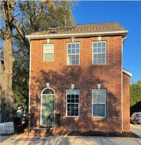 Cornelius House | Cozy Corner Townhome