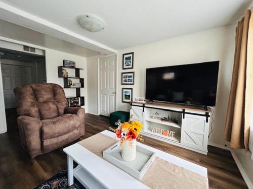 Skelton Apartment | Cozy Corner