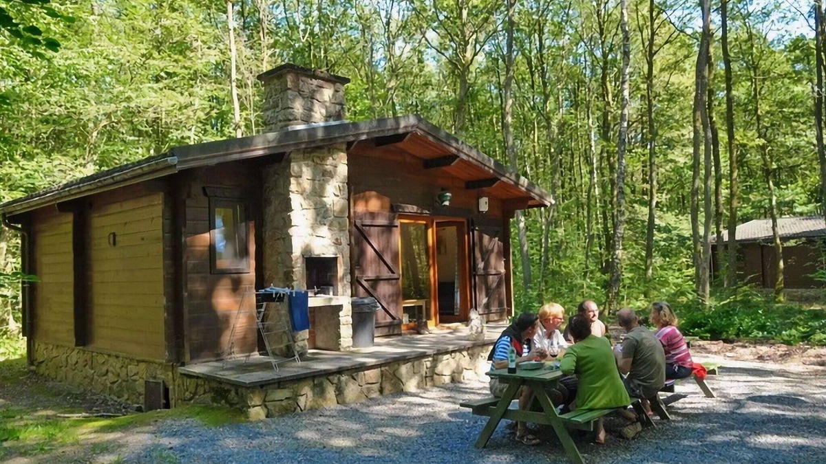 Grandham Ski Chalet | Cozy Cottage in Belgium's Scenic Countryside