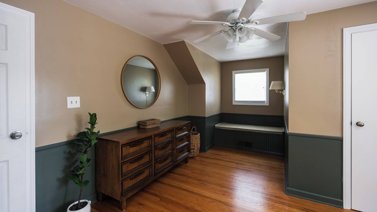 South Bend House | Cozy Cottage 1 Mile From Campus
