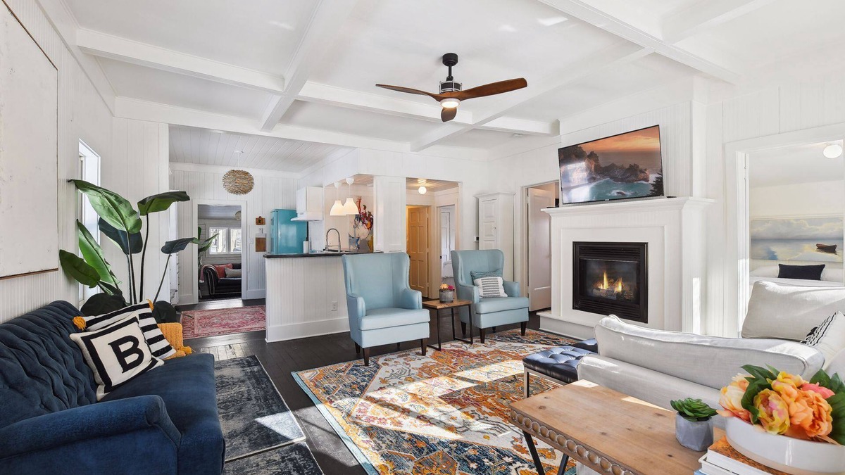 Tonka Bay House | Cozy Cottage 4 mins to Excelsior