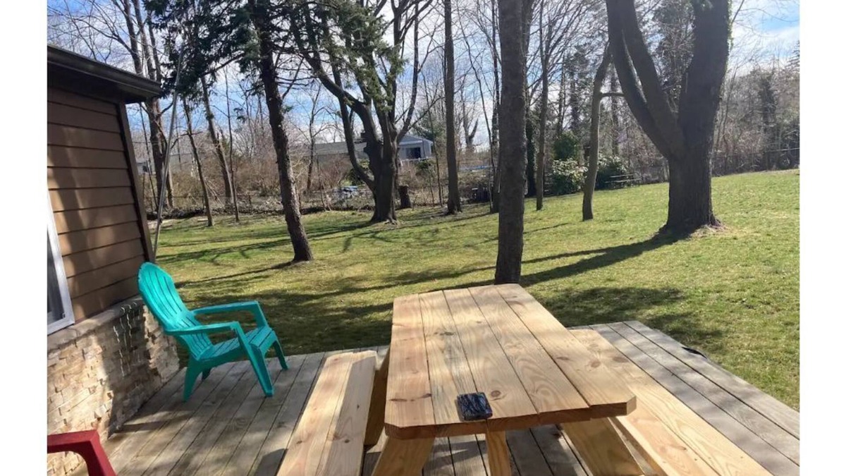 Miller Place Cottage | Cozy Cottage 5 min from the beach