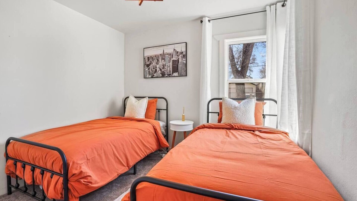 Boise Bench House | Cozy Cottage 6 Mins to DT Boise sleeps 5-6