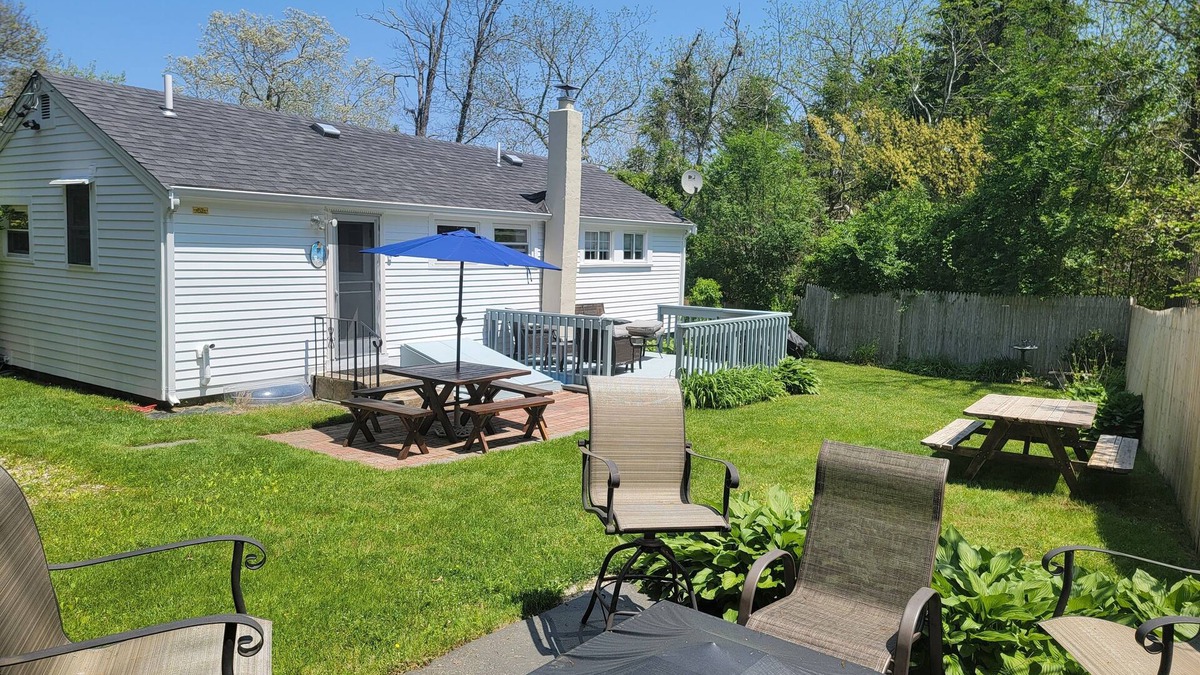 Mashpee House | Cozy Cottage- Bright, 2 Bedroom- Great Location