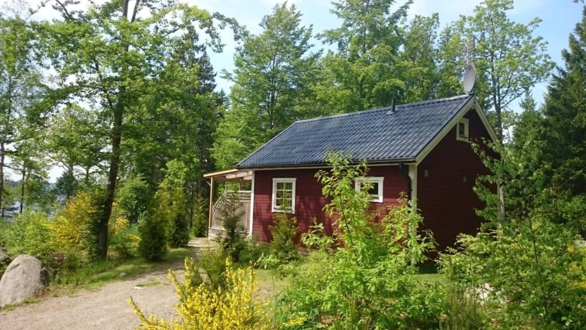 Hallaryd House | Cozy cottage by te lake in Småland