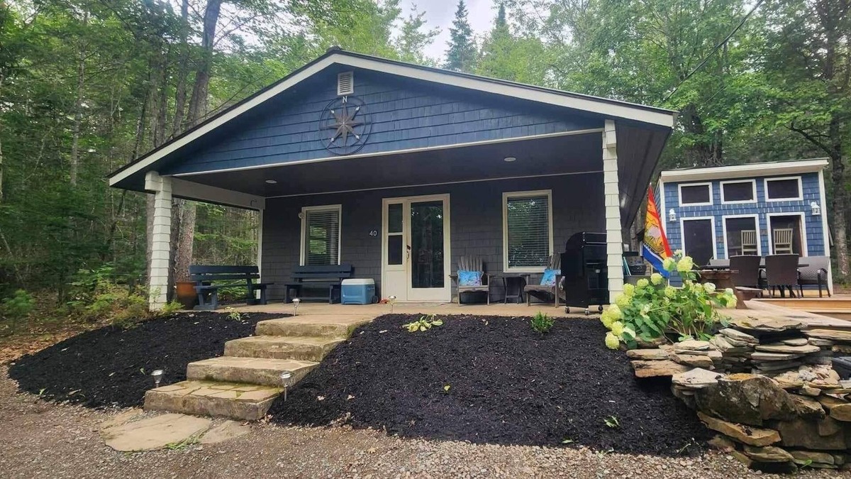 Cambridge-Narrows Cottage | Cozy Cottage One row off the lake with lake access.