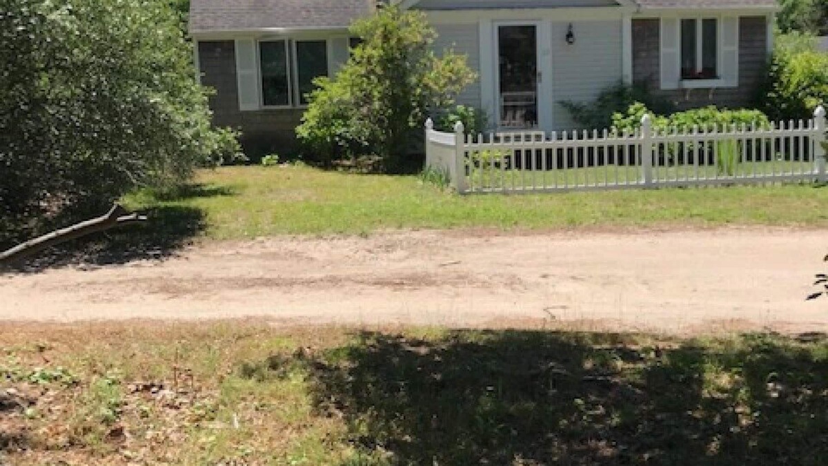 Harwich Port Cottage | Cozy Cottage close to Beaches, Boating, Biking, Shopping and more