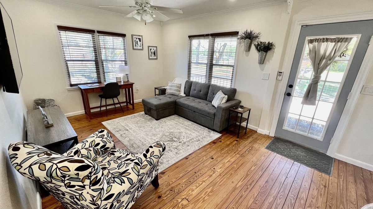 Odessa Cottage | Cozy Cottage - Close to Everything, Nature Lovers Dream!