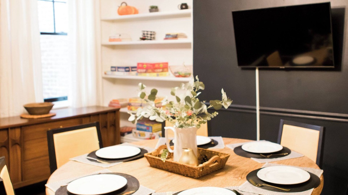 Over-the-Rhine House | Cozy Cottage Downtown - Walk to OTR & Stadiums
