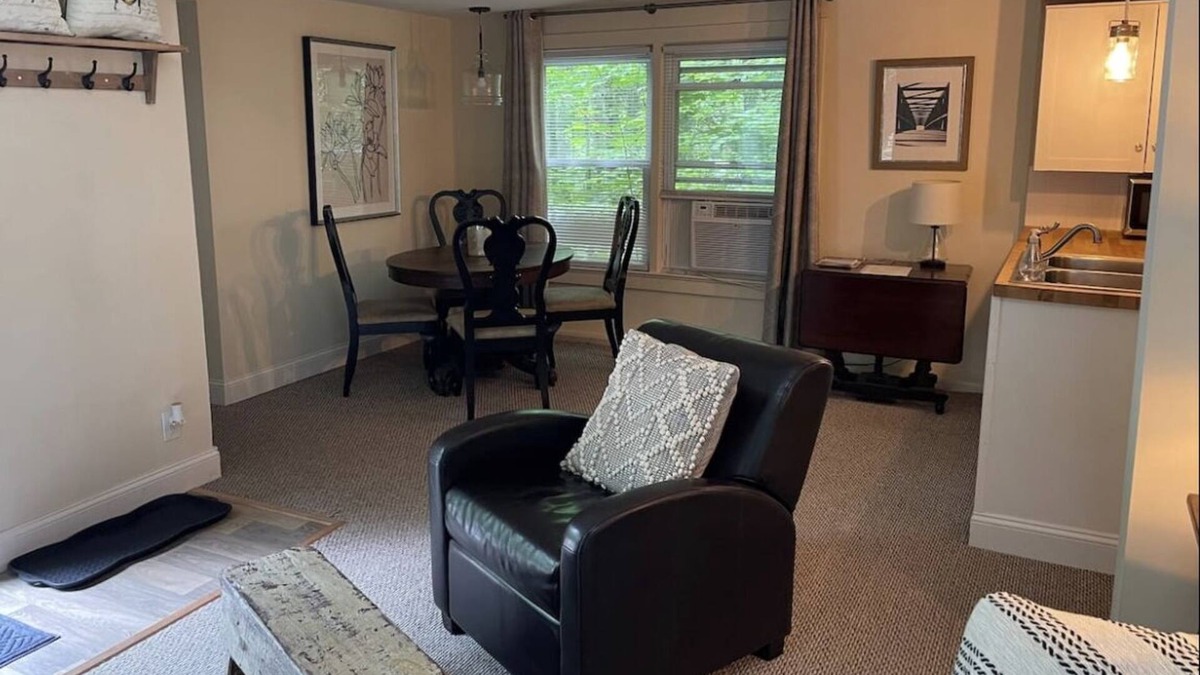 West Saugerties Cabin | Cozy Cottage For Two