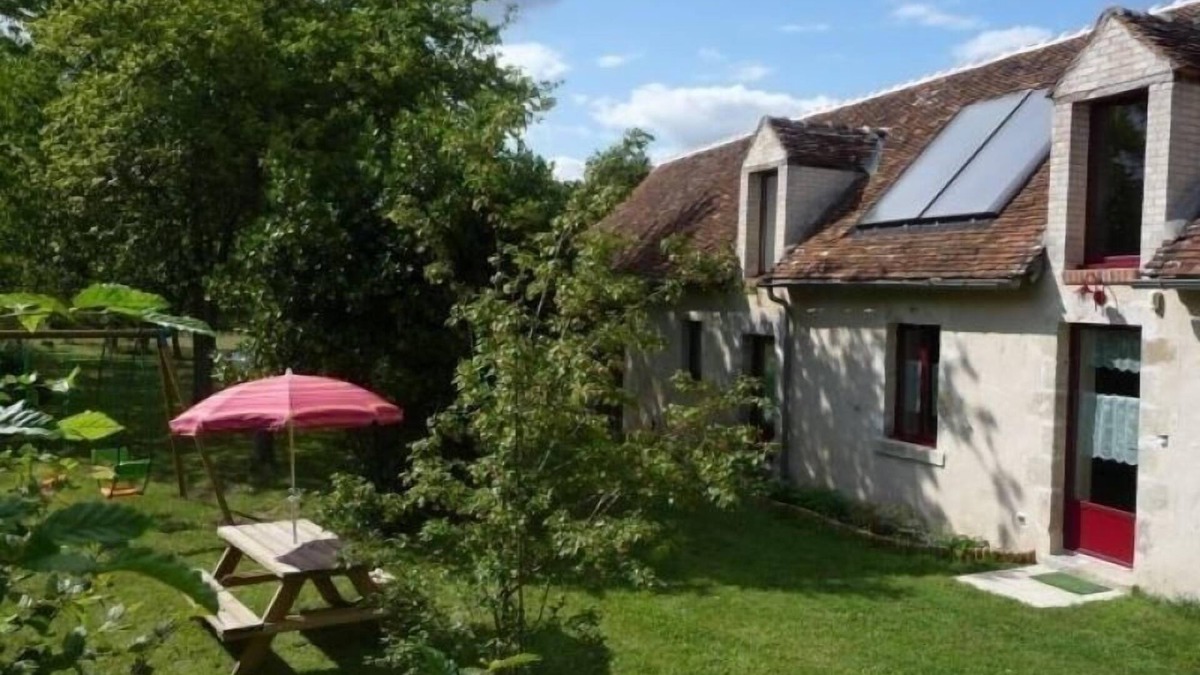 Sully-la-Chapelle Cottage | Cozy Cottage Near Orléans Forest: Quiet, Family-Friendly, Solar Heated, With Garden, BBQ