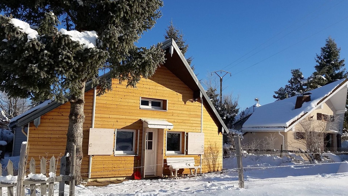 Longevilles-Mont-d'Or Ski Chalet | cozy cottage Haut-Doubs, at 1000 m altitude in the heart of the Jura